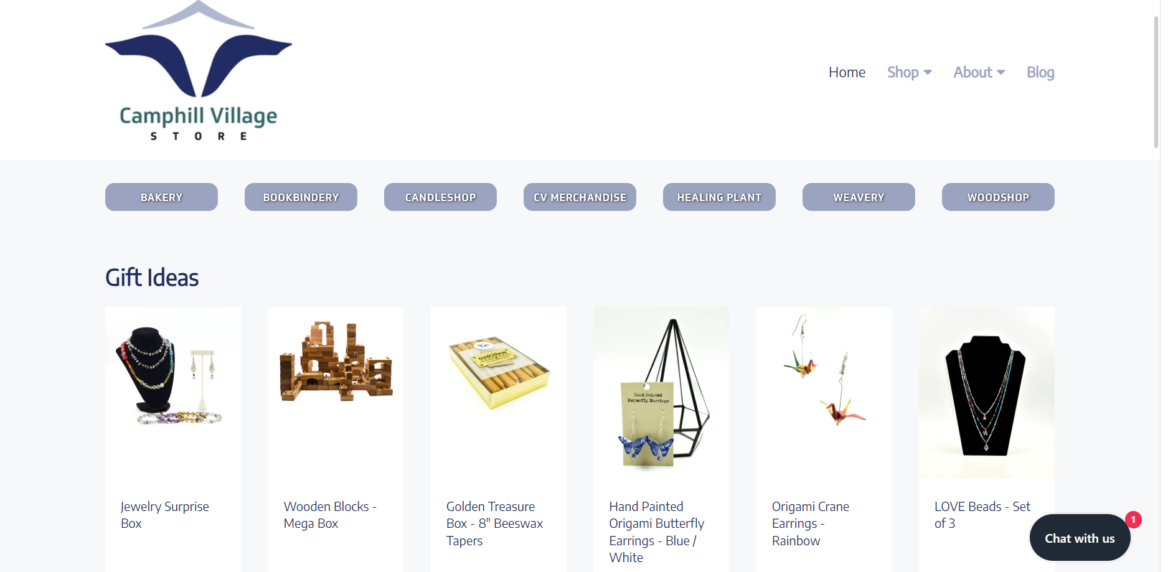 코팩 캠프힐의 생산품 판매 사이트에 목걸이, 블록, 이어링 등이 있는 사진