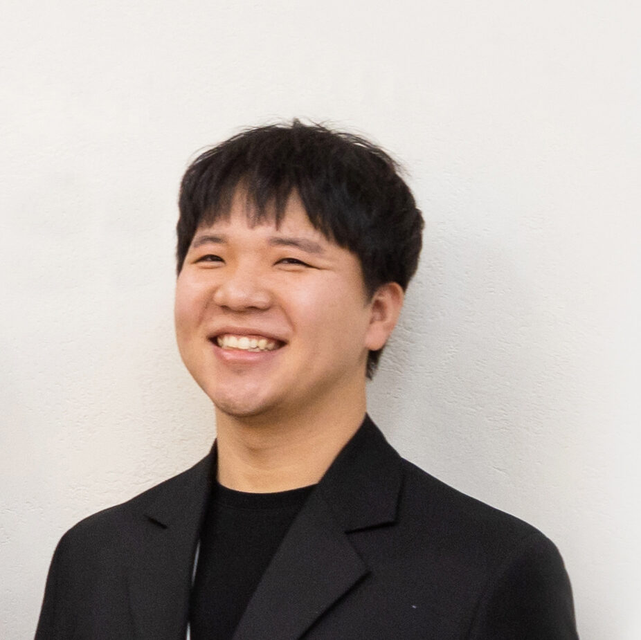 환하게 웃고 있는 유대희 근로지원인 사진