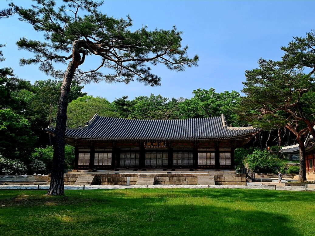 넷플릭스 드라마 <킹덤>에 등장한 통명전 사진