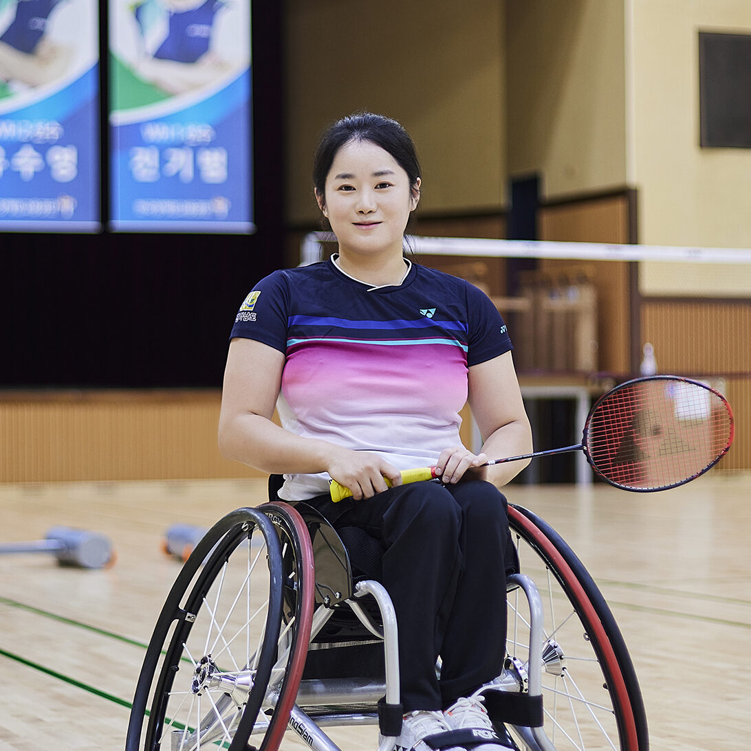 미소를 짓는 권현아 선수 사진