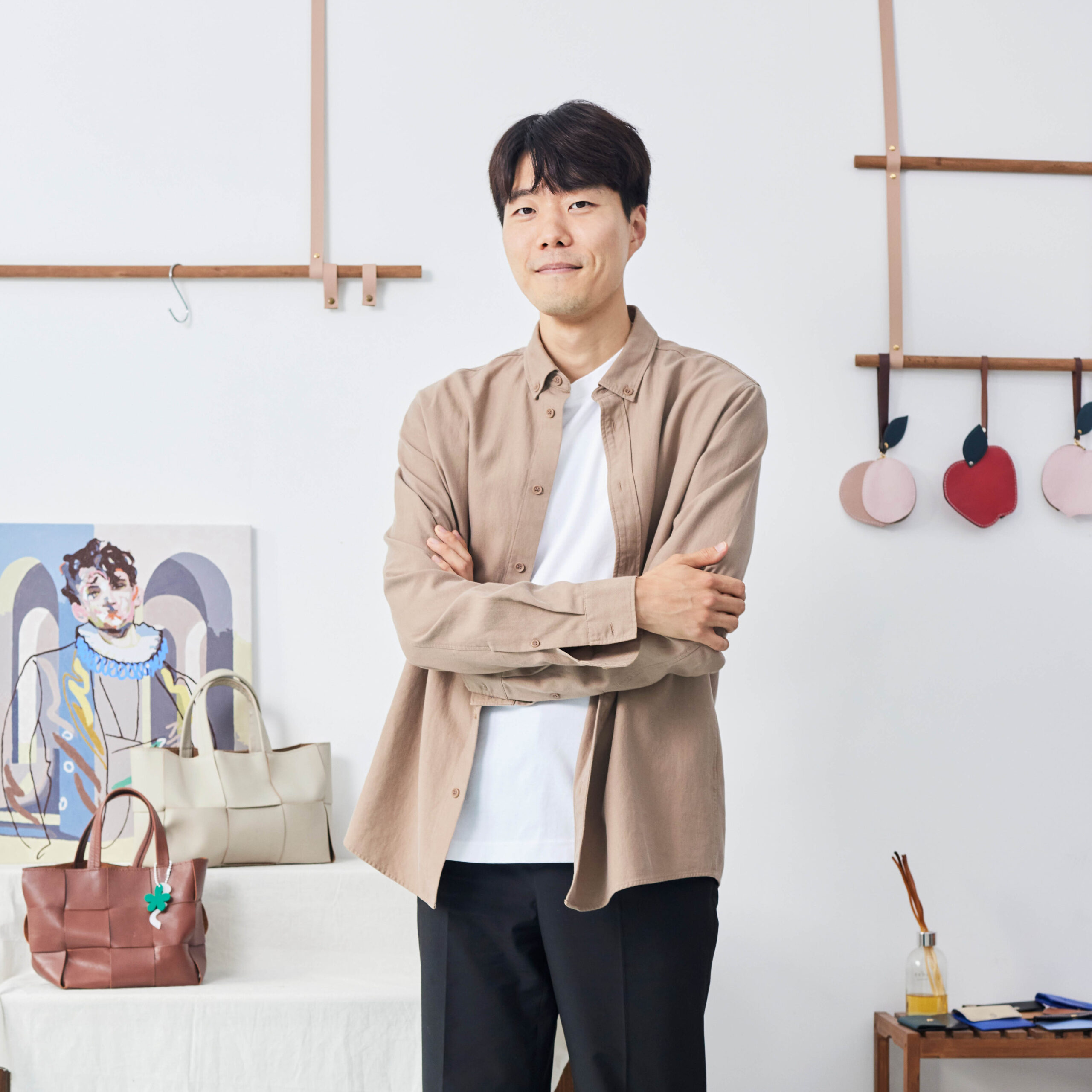 김혜석 대리가 정면을 바라보며 미소짓는 사진