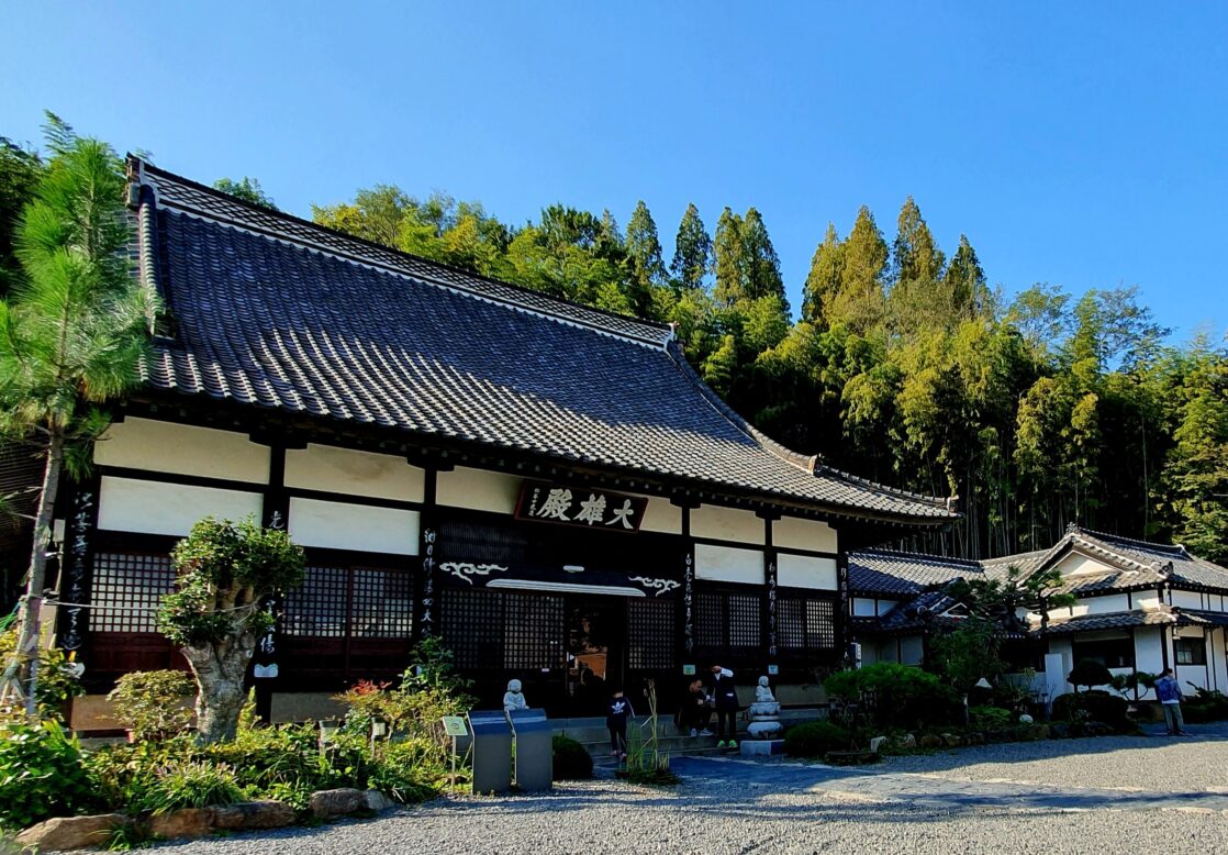 동국사 대웅전 모습